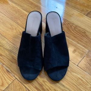 Women’s BCBG black shade open toe heel
